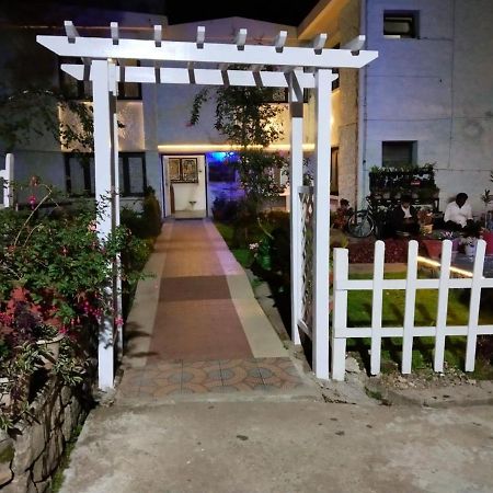 Hotel Seven Roads Kodaikanal Exterior photo